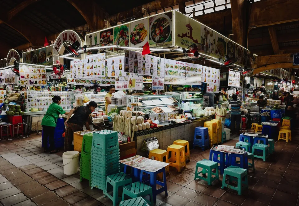 Bàn ăn tại Lý Thủy